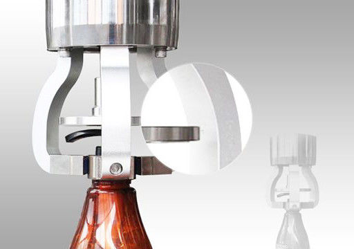 Mehrfunktionale flüssige Füllung und mit einer Kappe bedeckende Maschine für Plastik-und Glas-Flasche