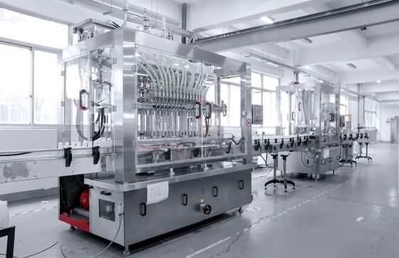 Plastikhändewaschen-Desinfizierer-Flaschen-füllende und mit einer Kappe bedeckende Maschine
