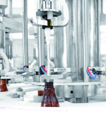 Antiseptische Handdesinfizierer-Flaschen-füllende mit einer Kappe bedeckende Maschine