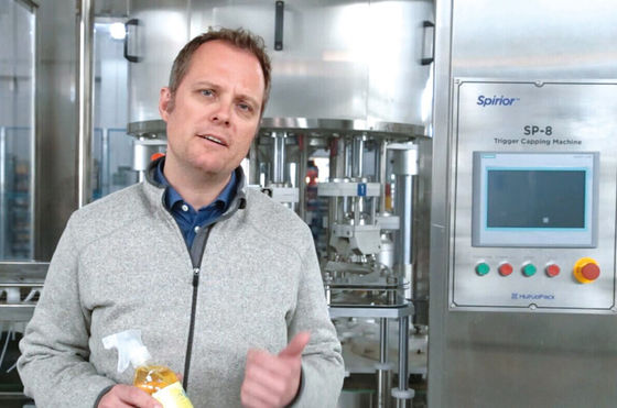 Multi Kopf-Getränkeglasflaschen-mit einer Kappe bedeckende Maschine