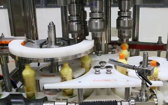 Modul-Struktur-Touch Screen Plastikflaschen-mit einer Kappe bedeckende Maschine