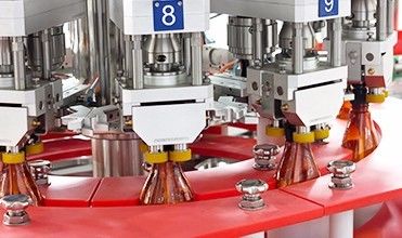 Maximales 8000 BPH-Küchen-Sorgfalt-Triggermit einer kappe bedeckende Maschine