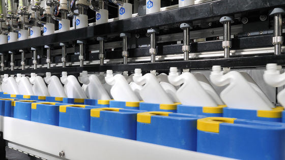 mit einer Kappe bedeckende Maschine der Flaschen-5000bph für Desinfektions-Wasser, Toilettenreinigungsflüssigkeits-Füllungslinie, mit einer Kappe bedeckend und schrauben in eine
