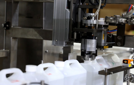 füllende mit einer Kappe bedeckende Maschine 12000bph des flüssigen Reagens-4000w, Füllung des pharmazeutischen Reagens und mit einer Kappe bedeckende Fertigungsstraße